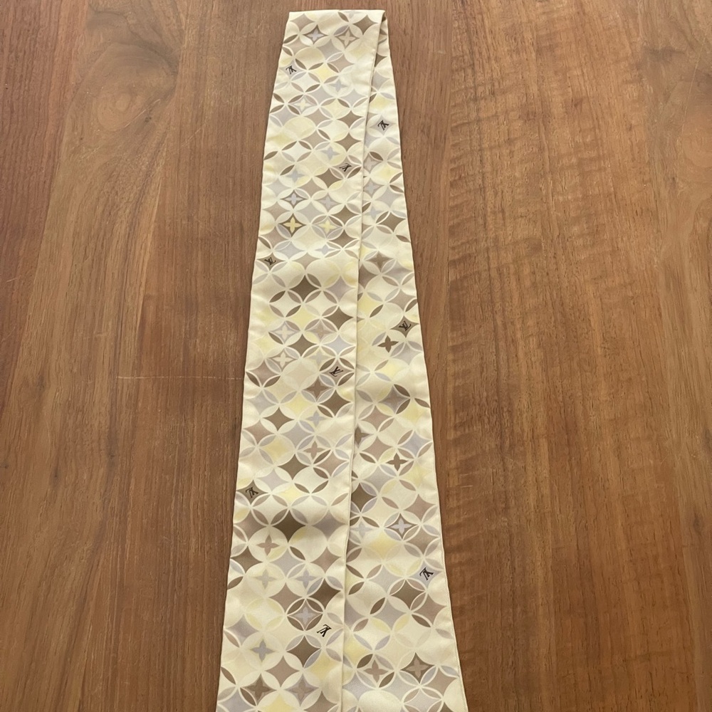 Authentic Luis Vuitton Twilly - image 2